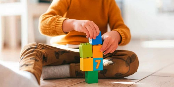 De la diversión al aprendizaje: Los mejores juguetes educativos para impulsar el desarrollo de tu hijo